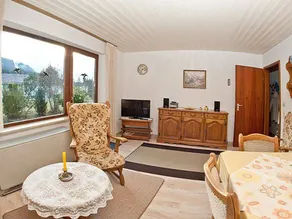 Holiday home with garden, heated pool & terrace - Image 3