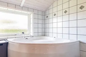 Fully equipped house with terrace, sauna & garden - Image 2