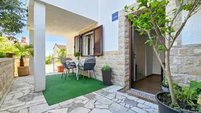 Studio with terrace, 350 m from the sea - Image 2