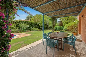 Villa mit privatem Pool, Garten und Terrasse - Image 2