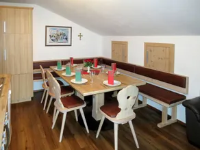 Lovely apartment with garden & terrace - Image 3