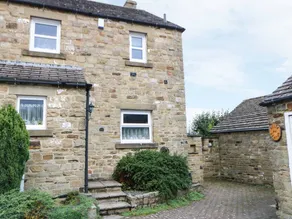 Cottage with garden - Image 2