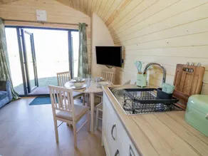 Child-friendly nice cottage with garden & jacuzzi | Dogs allowed - Image 3