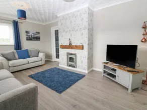 Cottage with barbecue & garden - Image 3