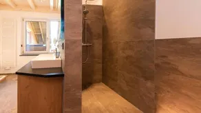 Family-oriented holiday apartment with sauna, garden & pool - Image 3