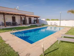 Casa con piscina privada, jardín y barbacoa - Image 5