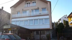 Charming apartment with garden - Image 4