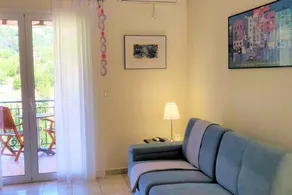 Child-friendly beautiful apartment with garden - Image 3