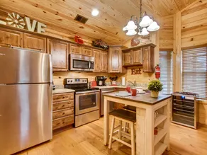 Merveilleuse maison adaptée aux familles avec jacuzzi, internet haut débit et barbecue | Vue ville | Avec animaux acceptés - Image 3