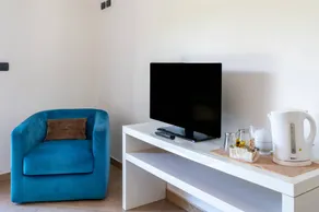Room 'Masseria Giamarra, Room 6' with Shared Pool, Wi-Fi and Air Conditioning - Image 4