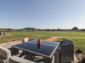 Cottage with garden - Image 3