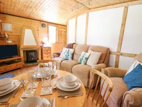Family-friendly beautiful cottage with jacuzzi & garden | Pets allowed - Image 5
