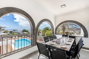 Family-oriented wonderful apartment with barbecue, pool & garden - Image 5