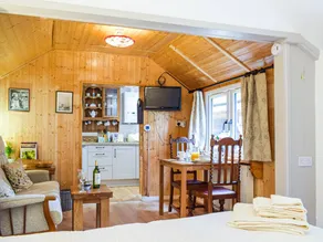 Children-friendly cottage with garden | River view - Image 4