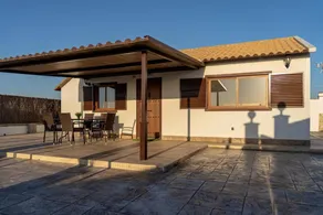 Holiday Home 'Bellavistas' with Mountain View, Wi-Fi and Air Conditioning - Image 3