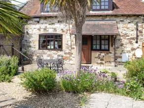 Cottage with garden - Image 2