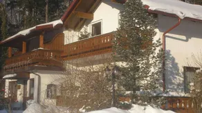 Family-friendly apartment with BBQ, terrace & garden - Image 2