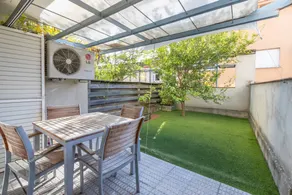 Maison avec terrasse et jardin | Vue jardin - Image 2