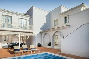 Villa with terrace, garden & private pool - Image 4