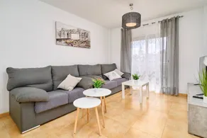 Wonderful holiday home with terrace, barbeque & garden | Sea view - Image 3