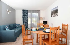 Magnífico estudio apropiado para familias con piscina y terraza - Image 2