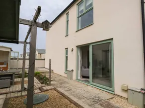 Cottage with garden & terrace - Image 2