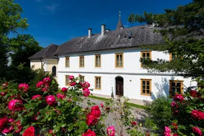 Children-friendly pleasant flat with pool & garden | Garden view | Pet-friendly - Image 2