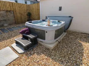 Family-friendly lovely cottage with garden & jacuzzi | Dogs allowed - Image 5