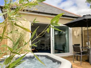 Pleasant cottage with hot tub & garden | Dogs allowed - Image 5