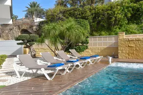 Family-oriented house with barbeque & pool | Close to the beach - Image 2