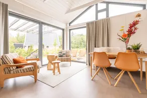 This beautiful bungalow has all the space you need for a wonderful vacation. With a 500m² garden and modern furnishings, your vacation can begin! - Image 3