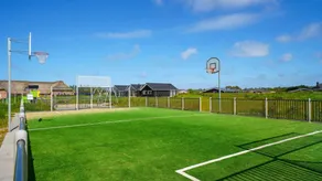 House with pool, BBQ & garden - Image 5