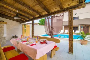 Fully equipped pleasant apartment with private pool, barbecue & garden | Pets allowed - Image 3