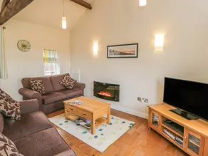 Family-oriented cottage with garden - Image 3