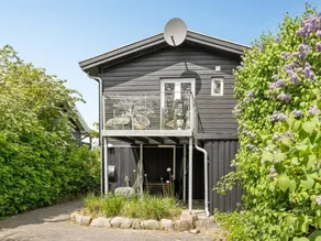 Children-friendly pleasant house with terrace & garden | Sea view | Dogs allowed - Image 4