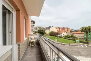 'Sol Luxury Central' Apartment with Balcony and Wi-Fi - Image 4