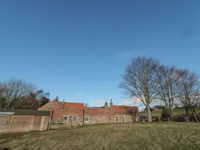 Cottage with garden - Image 4