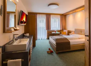 Aparthotel with sauna, BBQ & hot tub - Image 2