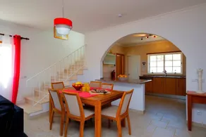 Fully equipped villa with terrace, garden & private pool - Image 4