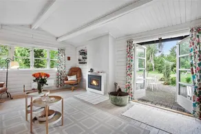 Lovely holiday home with garden, BBQ & terrace | Dogs allowed - Image 3