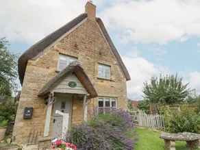 Children-friendly lovely cottage with garden | Dogs allowed - Image 2
