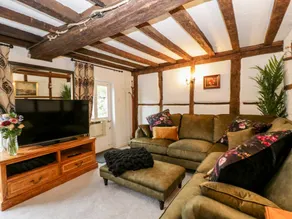 Cottage with garden - Image 5