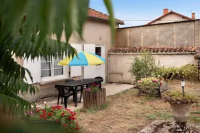 Cottage con terrazza e giardino | Vista sul giardino - Image 2