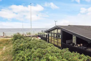 Holiday home with terrace & garden | Next to the beach | Pets allowed - Image 3