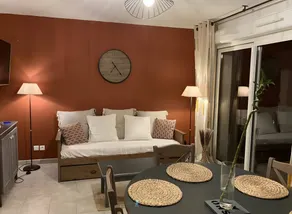 Casa apropiada para familias con terraza, jardín y barbacoa | Vistas al jardín | Adaptada para el teletrabajo - Image 4