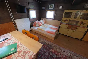 Holiday home with garden & terrace - Image 3