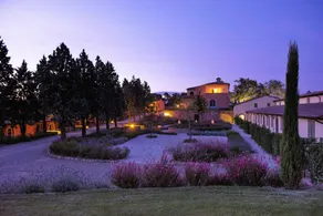 Luxury 3 Rooms Apt. Olives in Siena Resort - Image 2