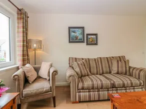 Cottage with garden - Image 4