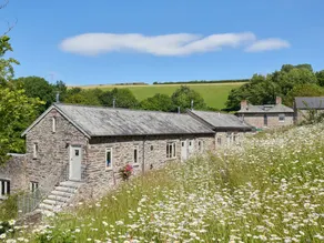 Cottage with garden, terrace & sauna - Image 2