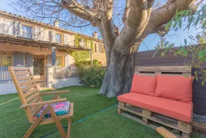 Fully equipped spacious holiday home with BBQ, garden & terrace | Garden view | Dogs allowed - Image 3